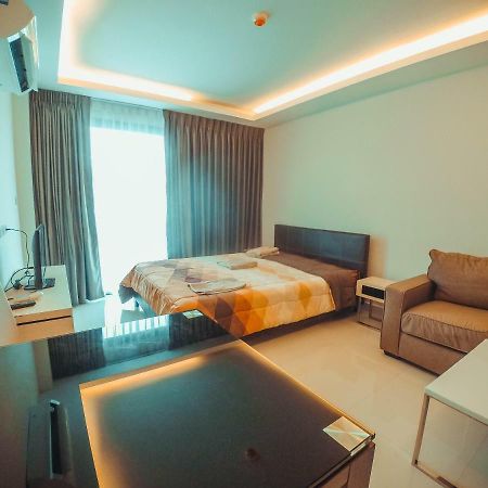 Club Royal suites Pattaya Extérieur photo