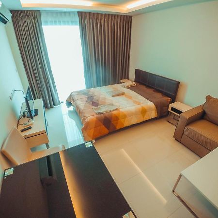 Club Royal suites Pattaya Extérieur photo