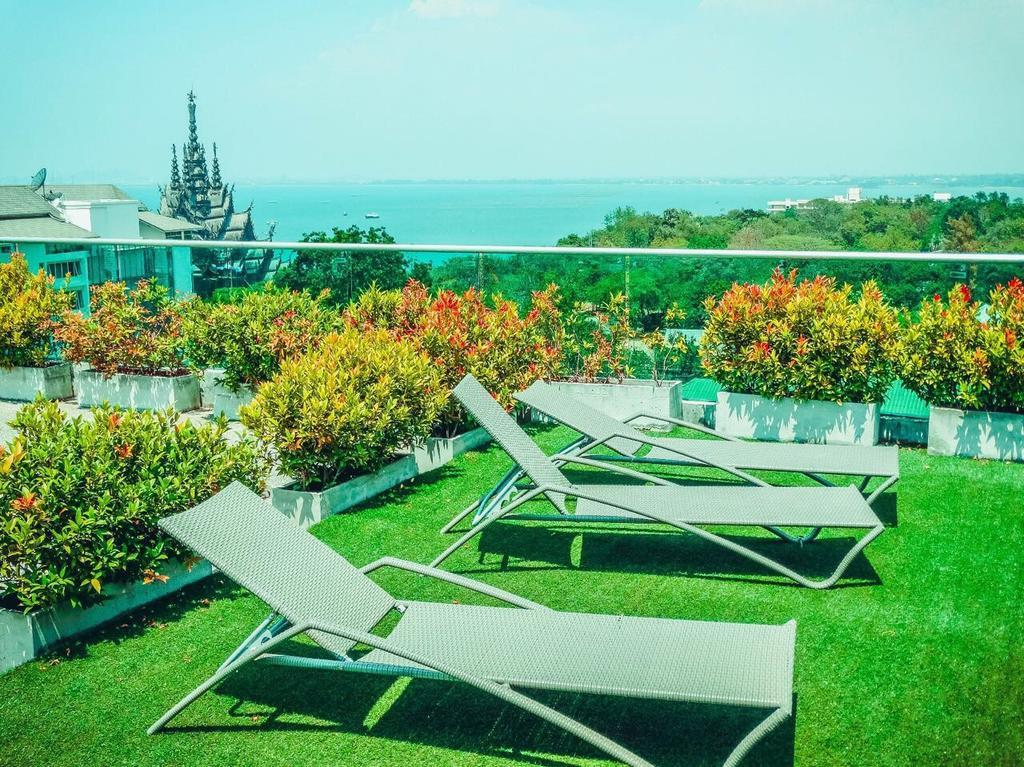 Club Royal suites Pattaya Extérieur photo