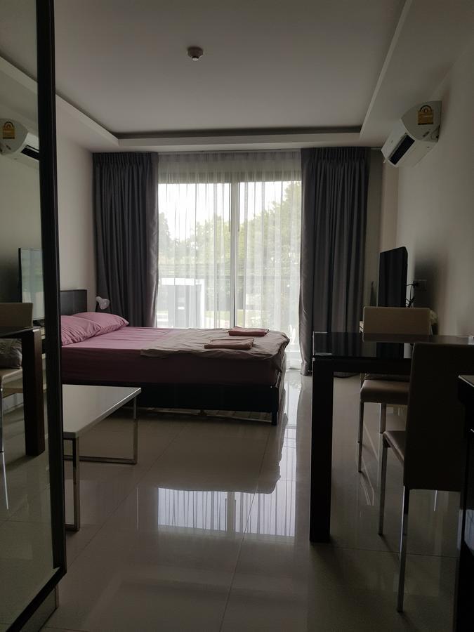 Club Royal suites Pattaya Extérieur photo