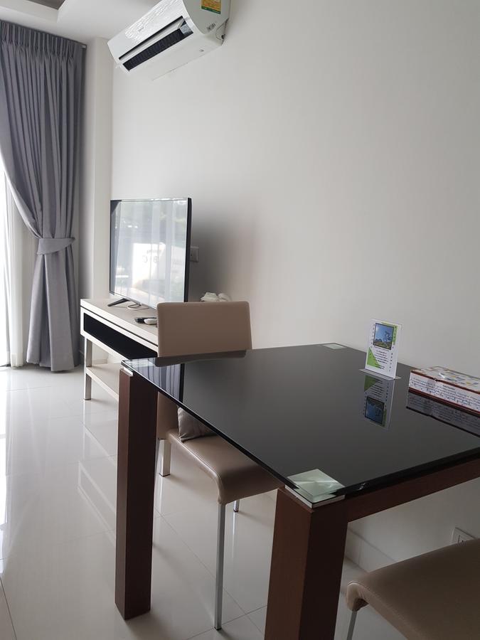 Club Royal suites Pattaya Extérieur photo