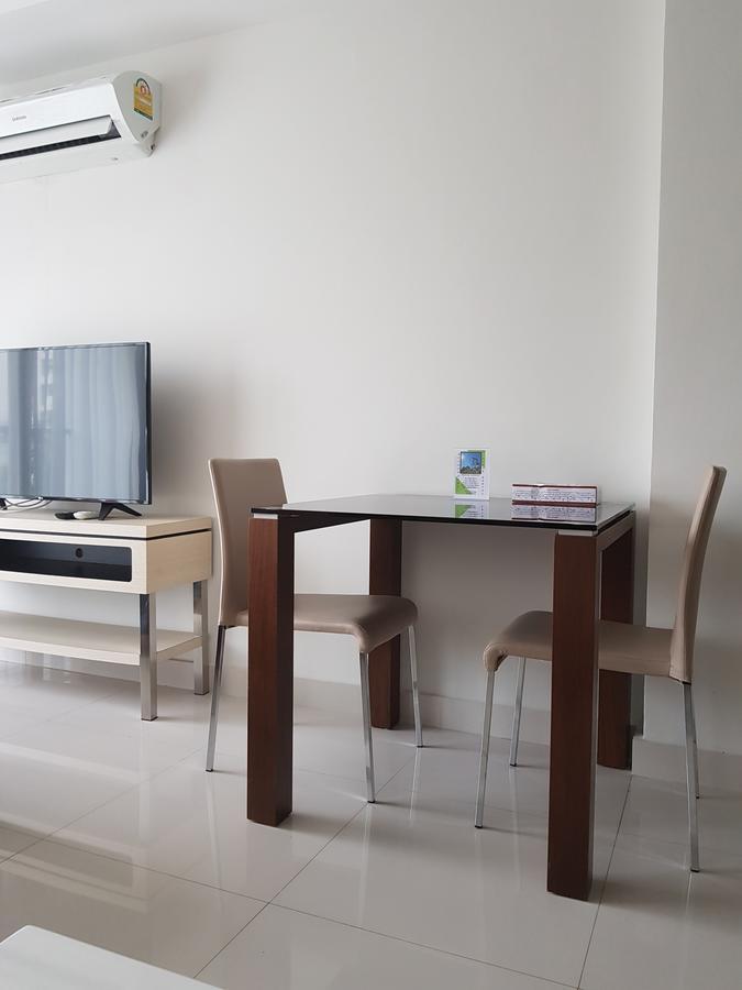 Club Royal suites Pattaya Extérieur photo