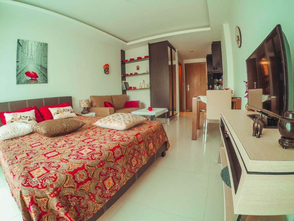 Club Royal suites Pattaya Extérieur photo