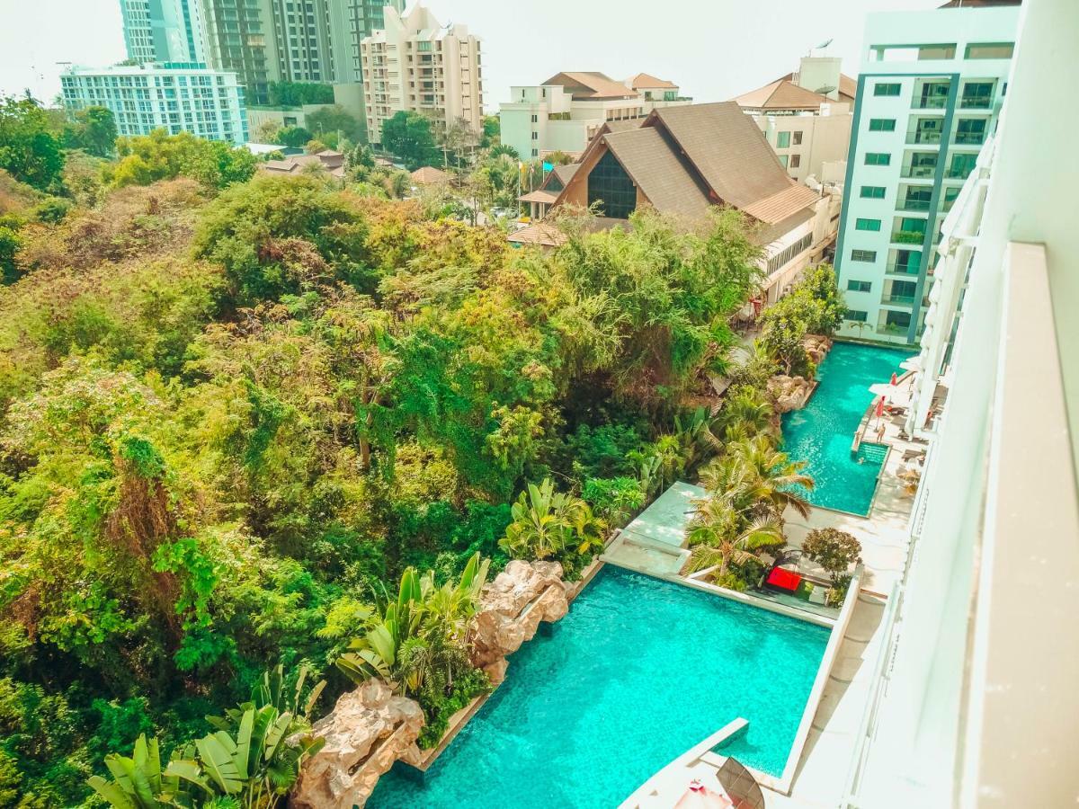 Club Royal suites Pattaya Extérieur photo