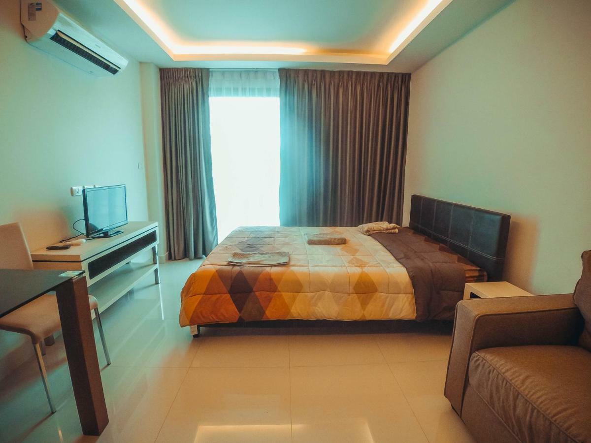 Club Royal suites Pattaya Extérieur photo